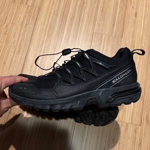 Great condition salomon acs pro size 9 black. Worn less than 10 times
